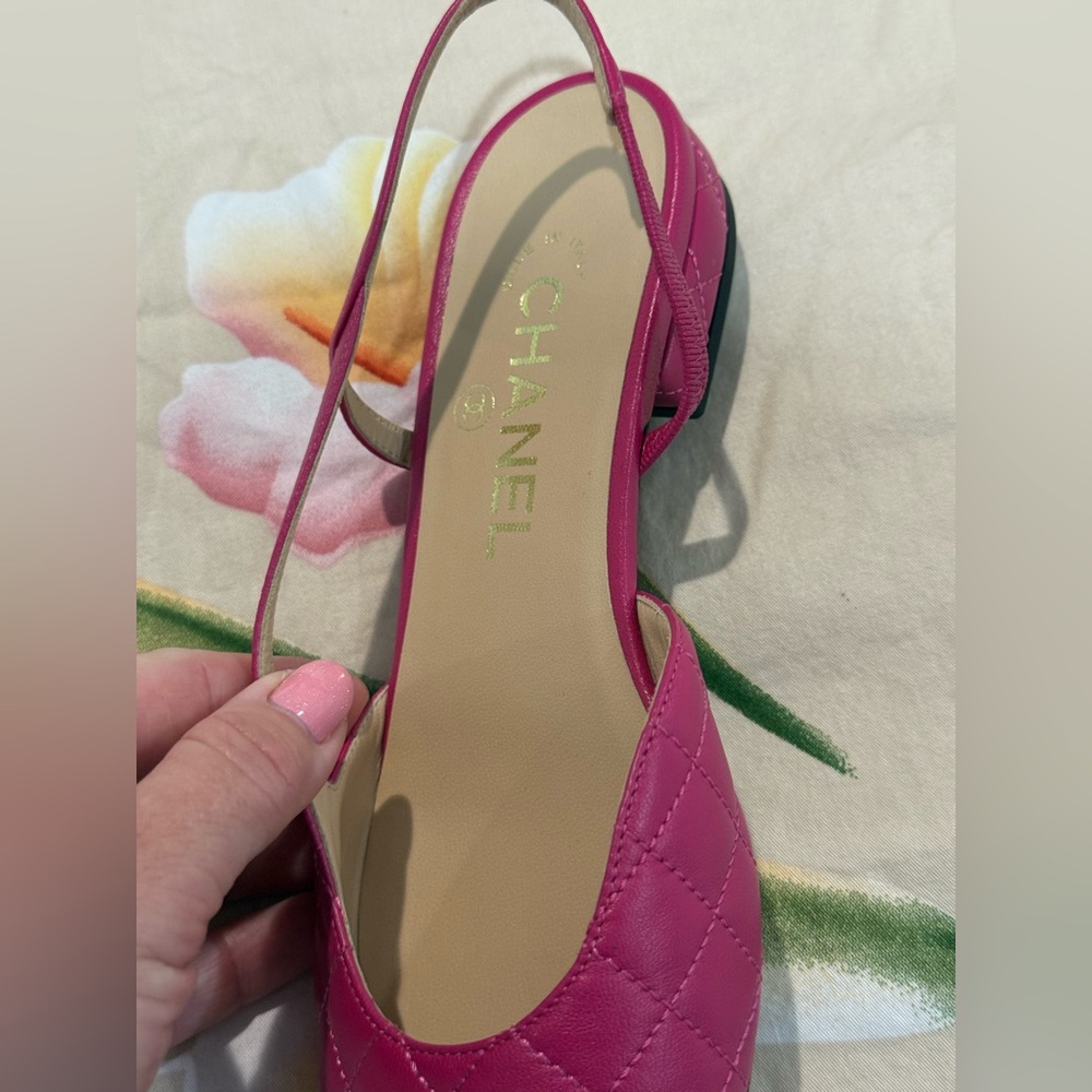 New CHANEL Fuchsia and Black Quilted Slingback Lambskin Flats 37/7 - Picture 13 of 16